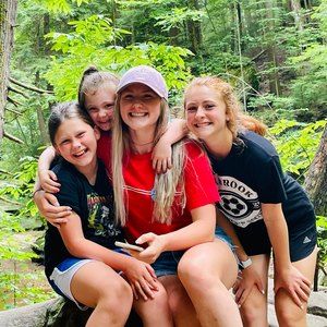 Meet your Posher, Carrie